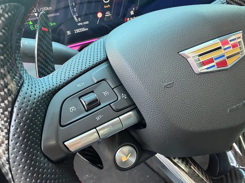 Cadillac CT5 — фото 15