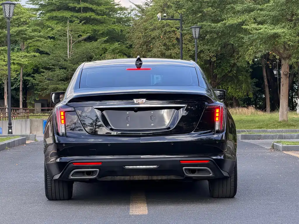 Cadillac CT5 — фото 7