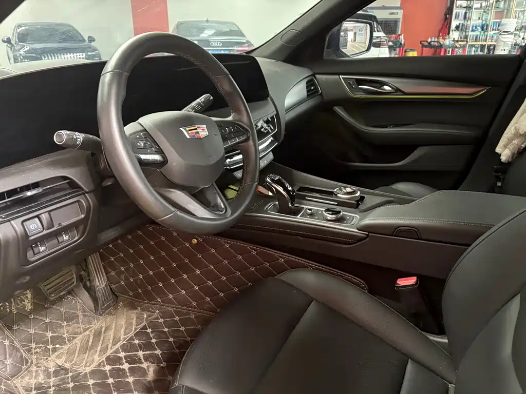 Cadillac CT5 — фото 2