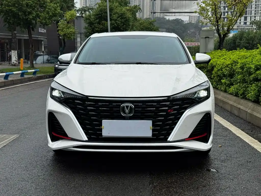 Changan Eado — фото 2