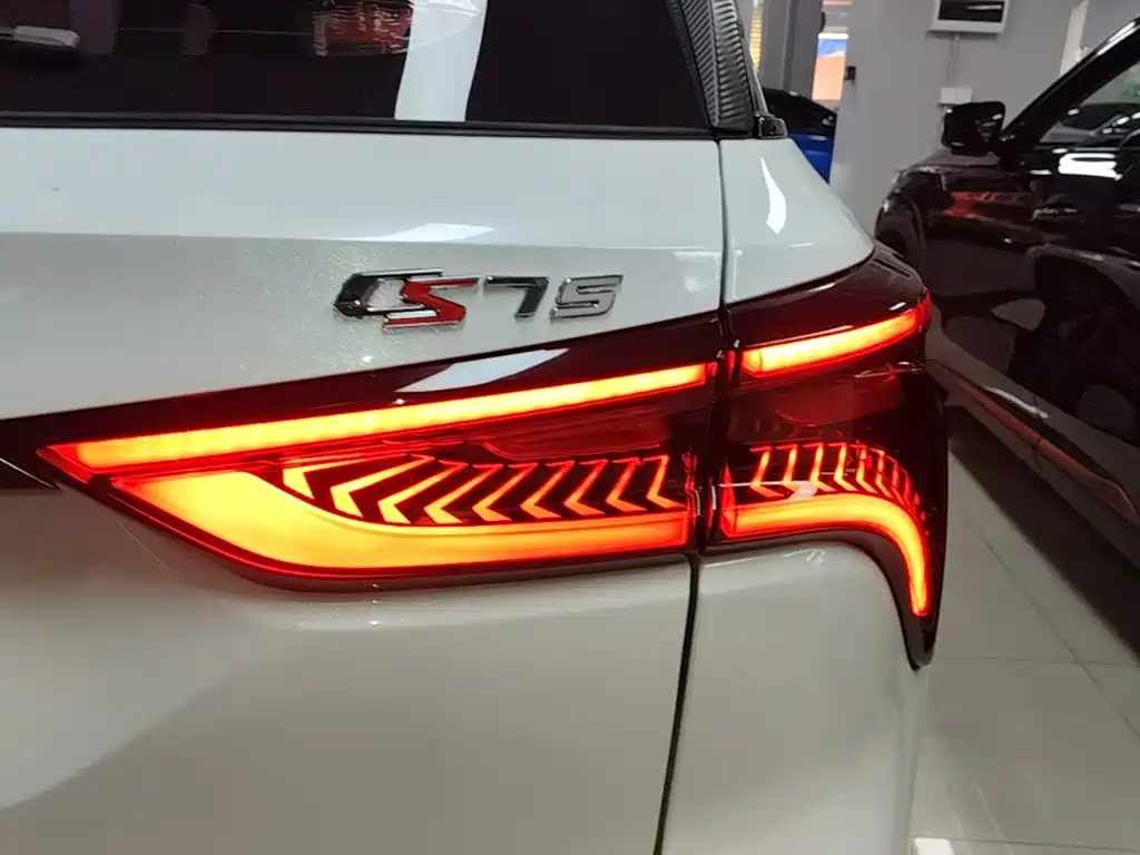 Changan CS75 PLUS — фото 8