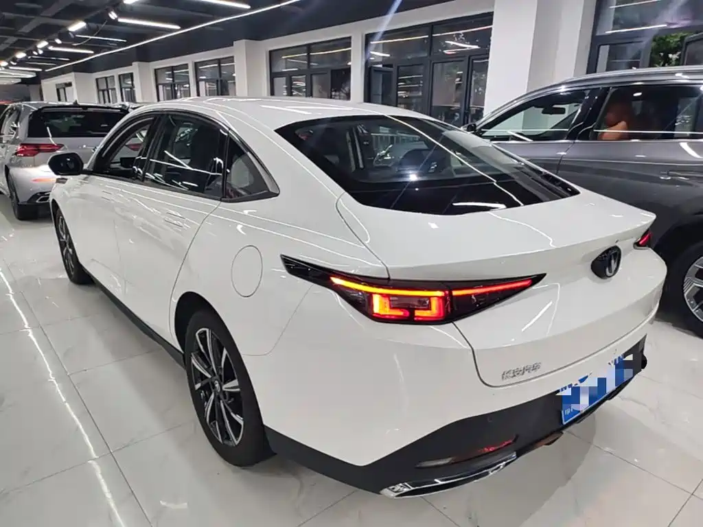 Changan Eado — фото 5