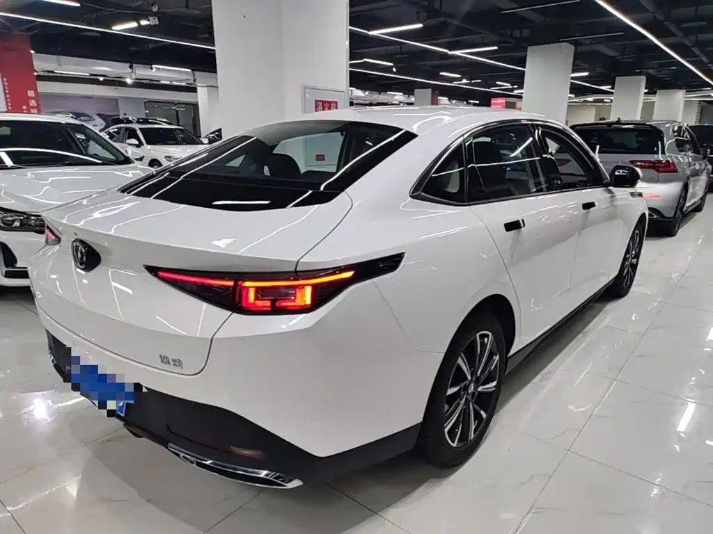 Changan Eado — фото 7