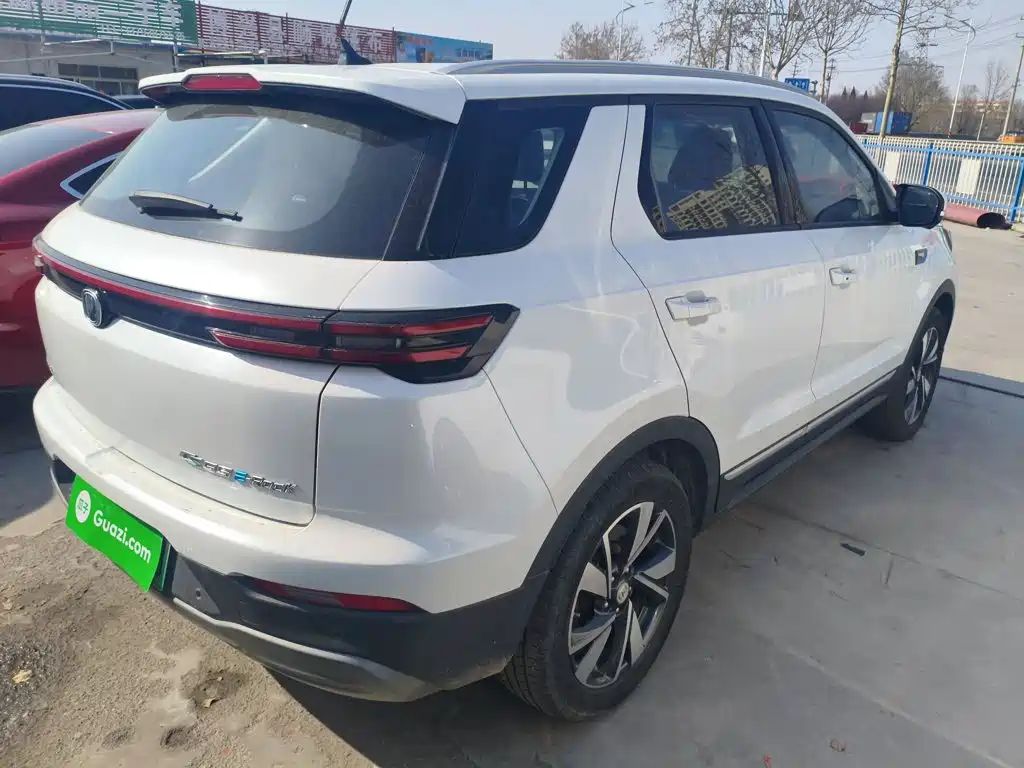 Changan CS55 EV — фото 7