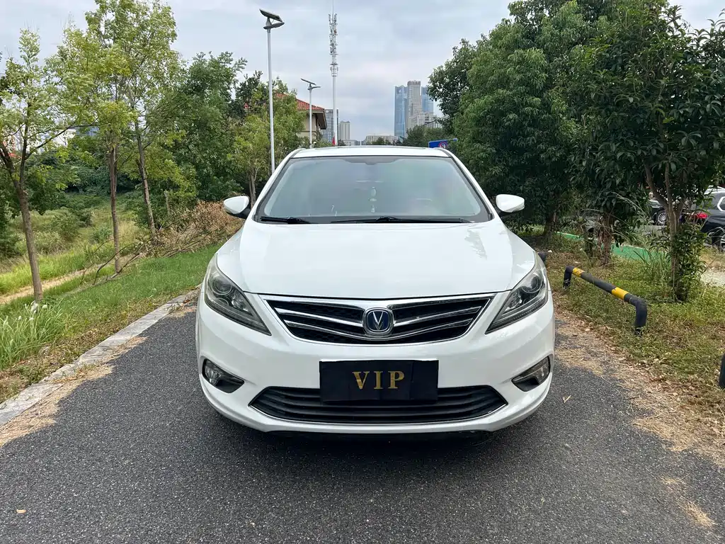 Changan Eado — фото 2