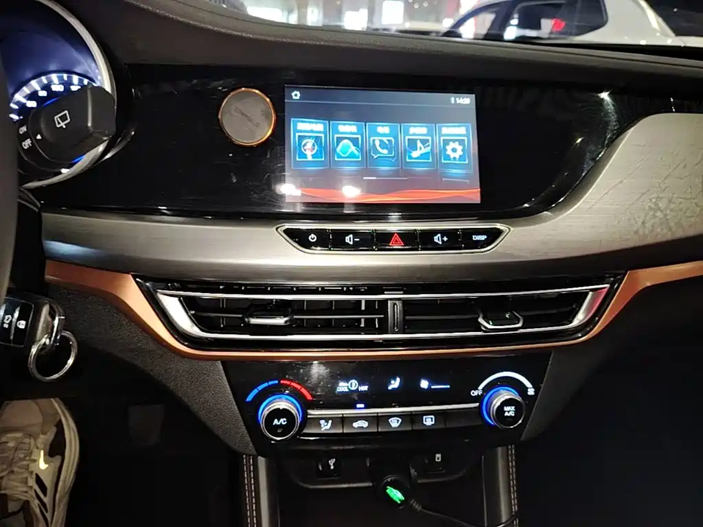 Changan Eado XT — фото 13