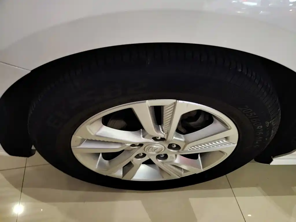 Changan Eado XT — фото 23