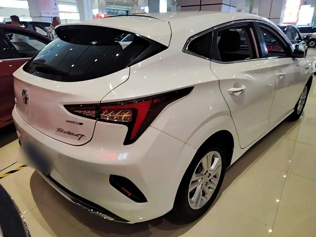 Changan Eado XT — фото 7