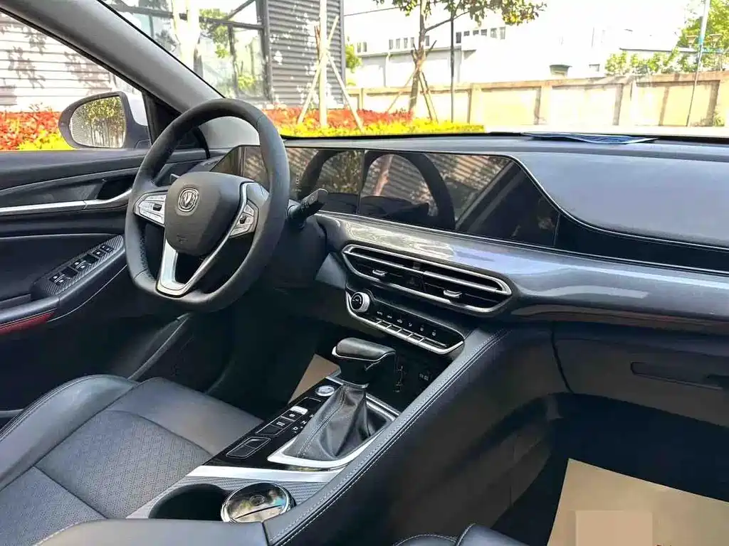 Changan Eado — фото 10