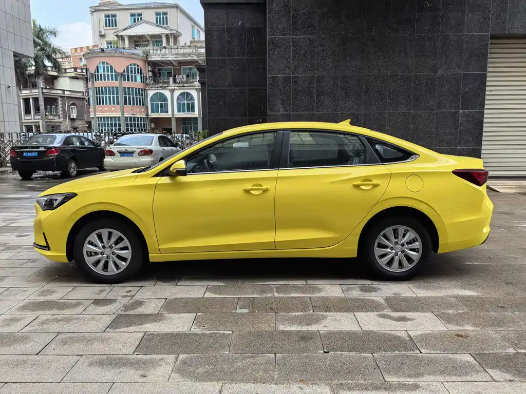 Changan Eado New Energy — фото 2