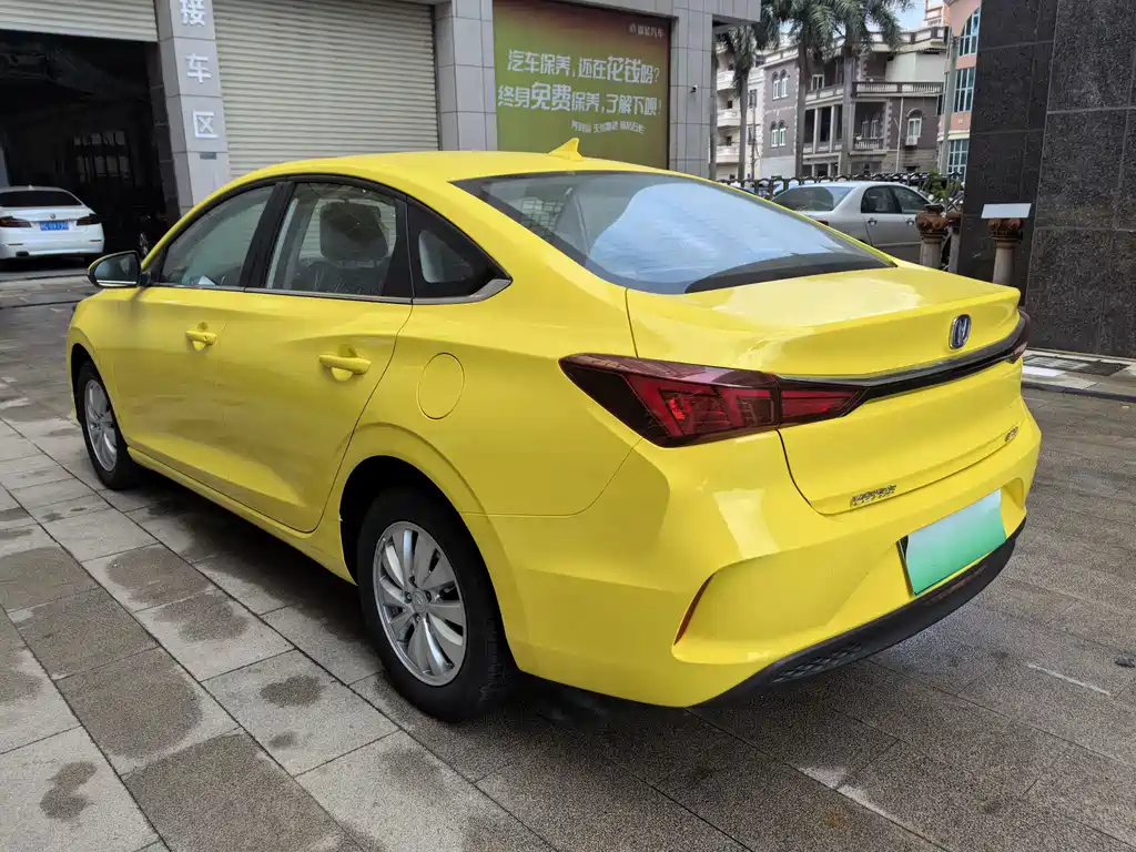 Changan Eado New Energy — фото 3