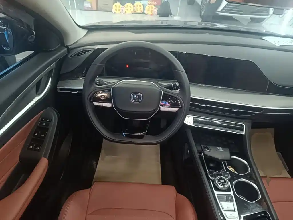 Changan Eado — фото 11