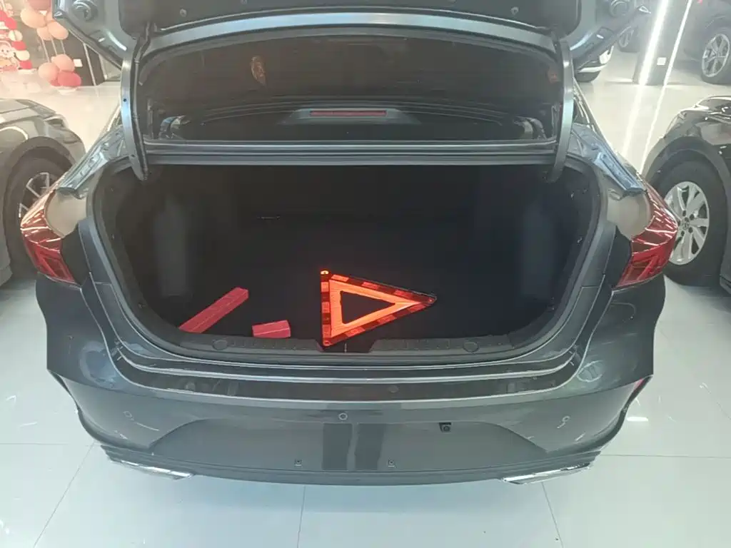 Changan Eado — фото 19