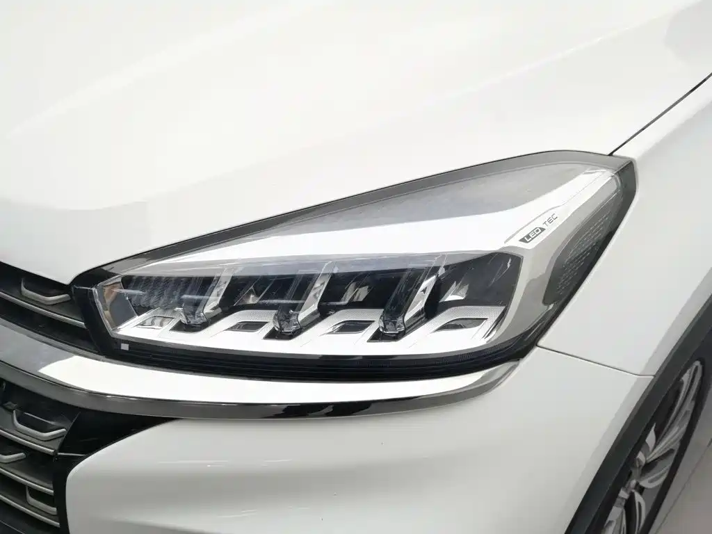 Chery Tiggo 8 — фото 7