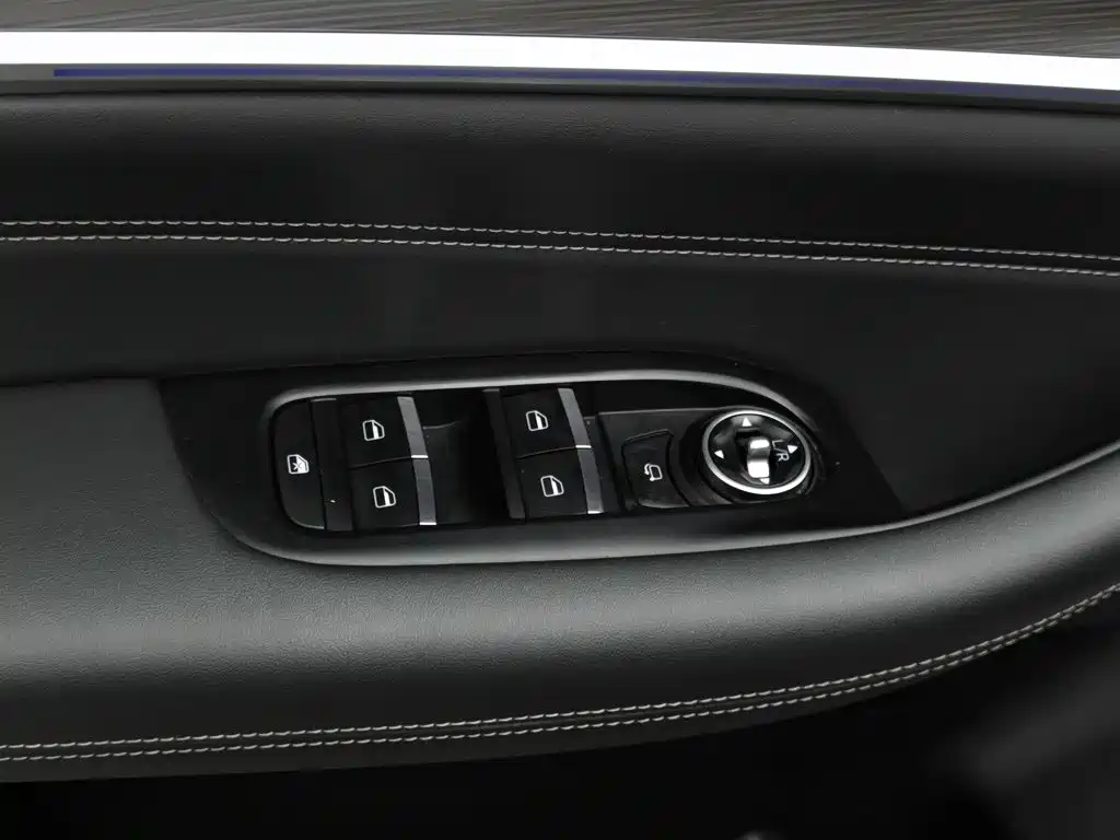 Chery Tiggo 8 — фото 9
