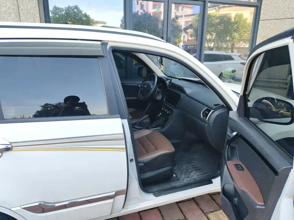 Chery Tiggo 3 — фото 20