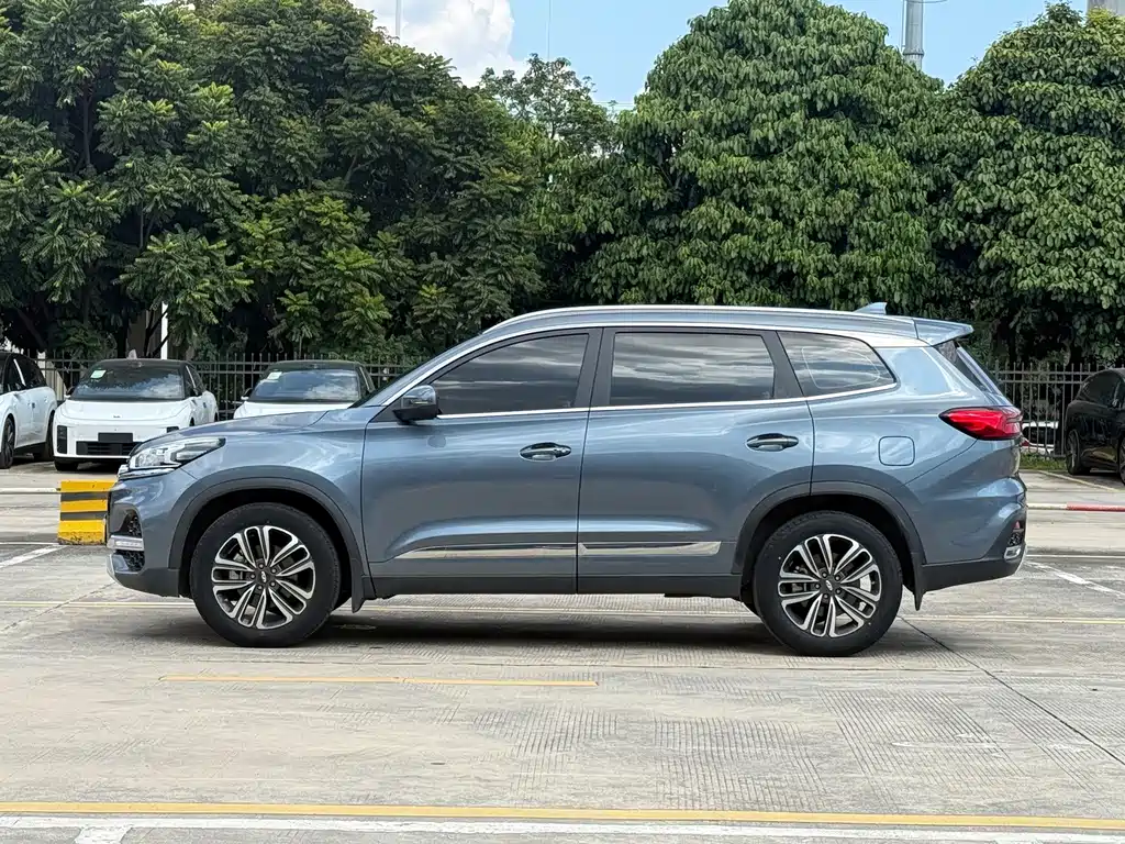 Chery Tiggo 8 — фото 4