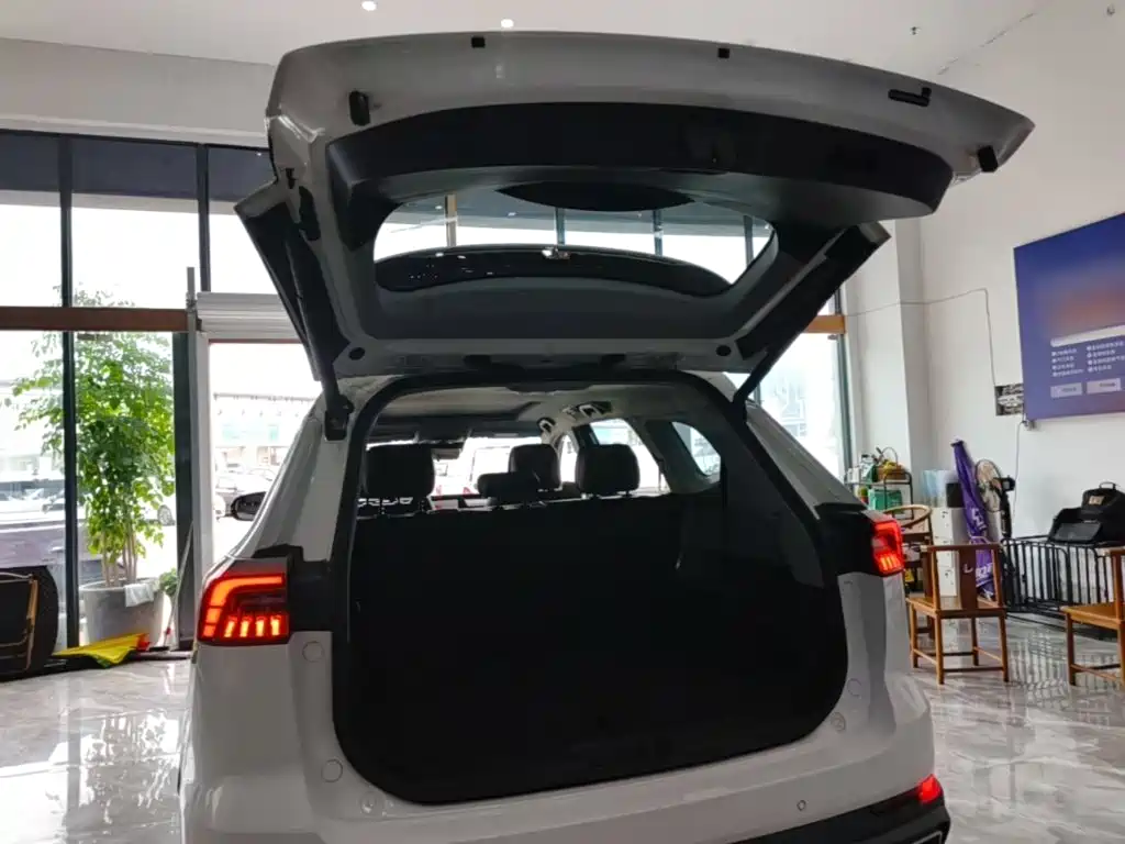 Chery Tiggo 8 PRO NEV — фото 19