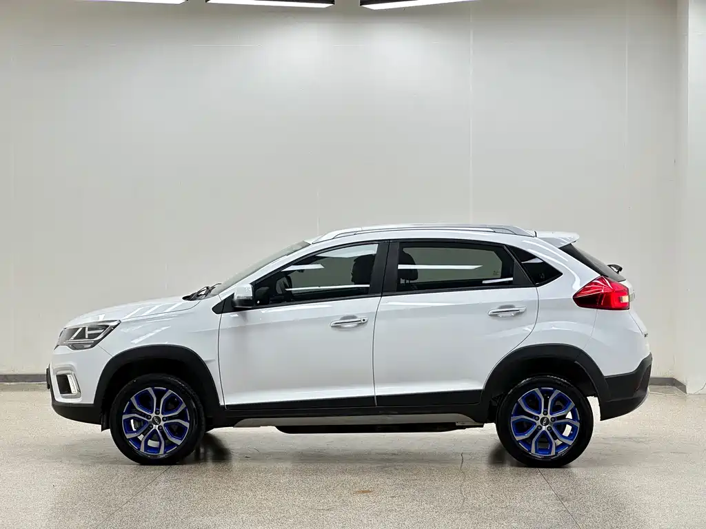 Chery New Energy Tiggo 3xe — фото 7