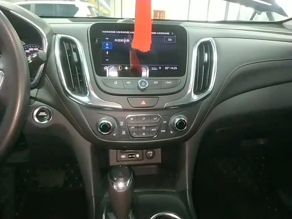 Chevrolet Equinox — фото 13
