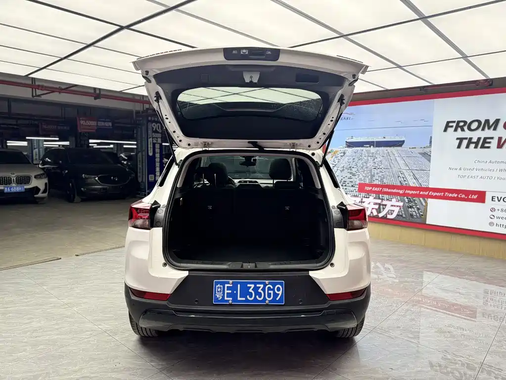 Chevrolet Tracker — фото 17