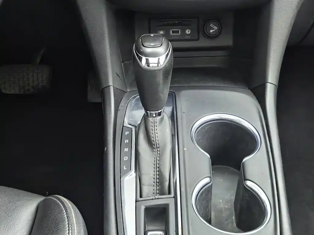 Chevrolet Equinox — фото 13