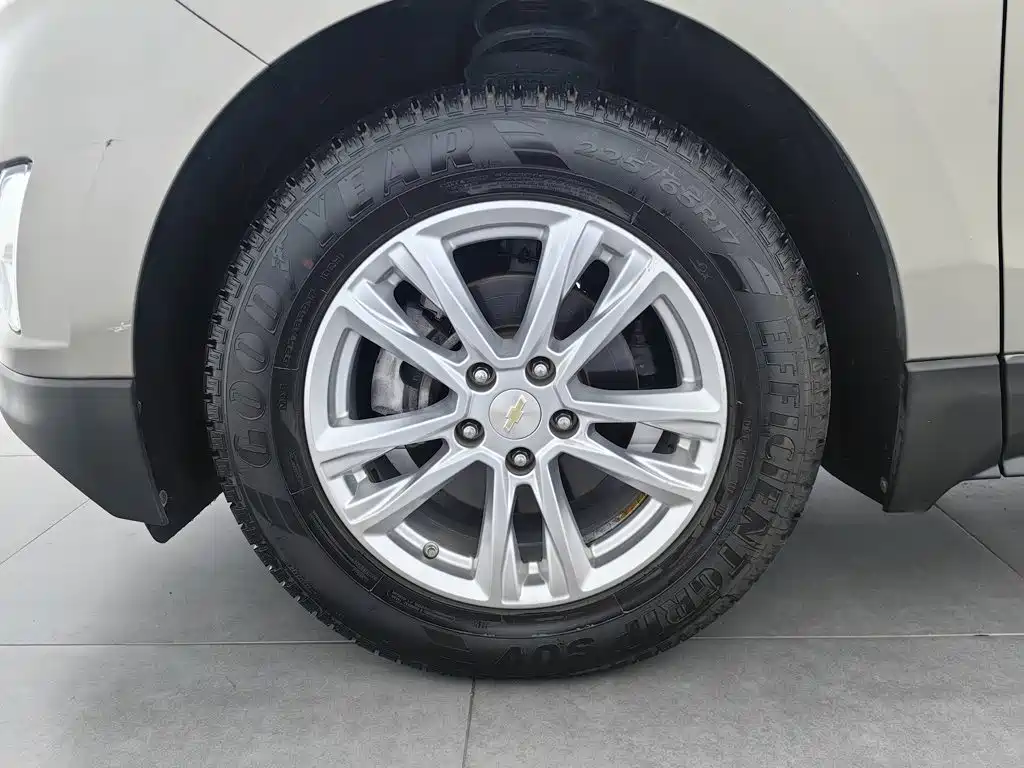 Chevrolet Equinox — фото 17