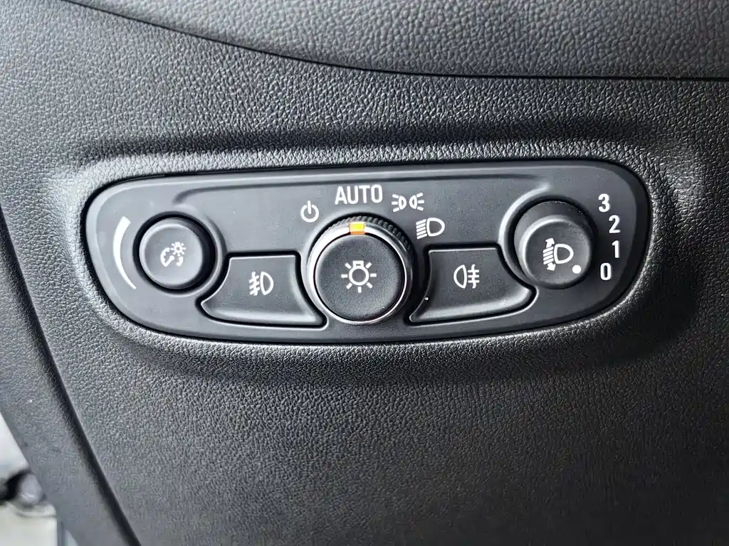 Chevrolet Equinox — фото 21