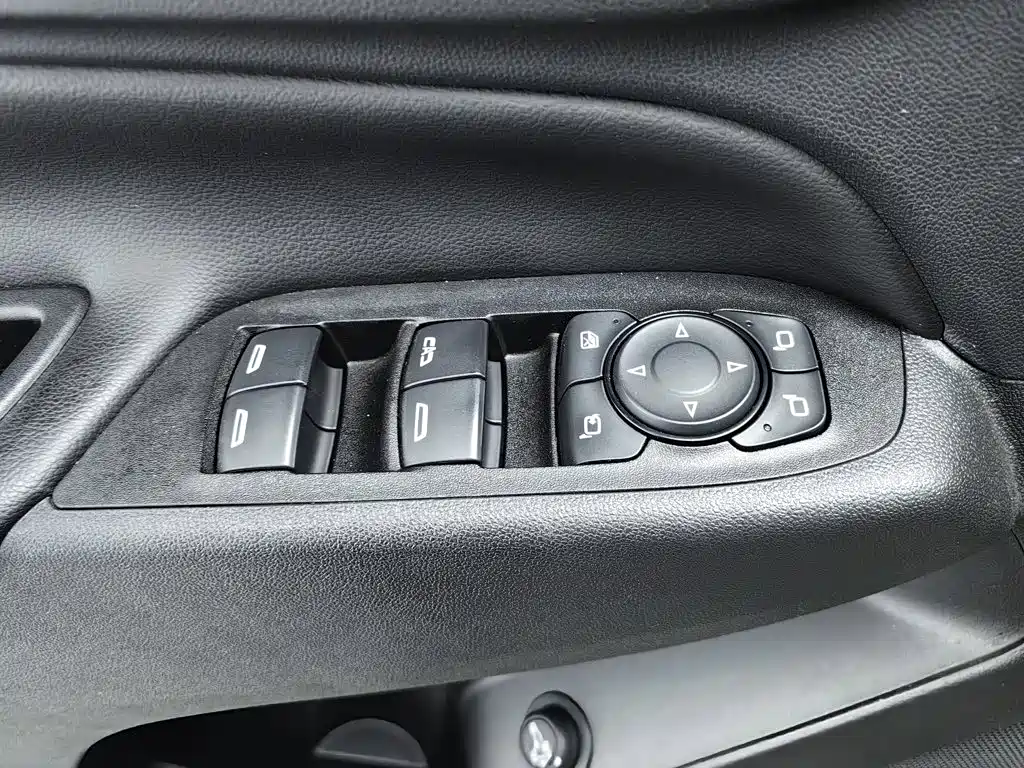 Chevrolet Equinox — фото 9