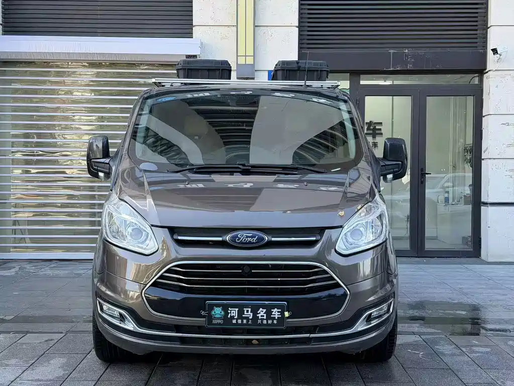 Ford Tourneo — фото 3