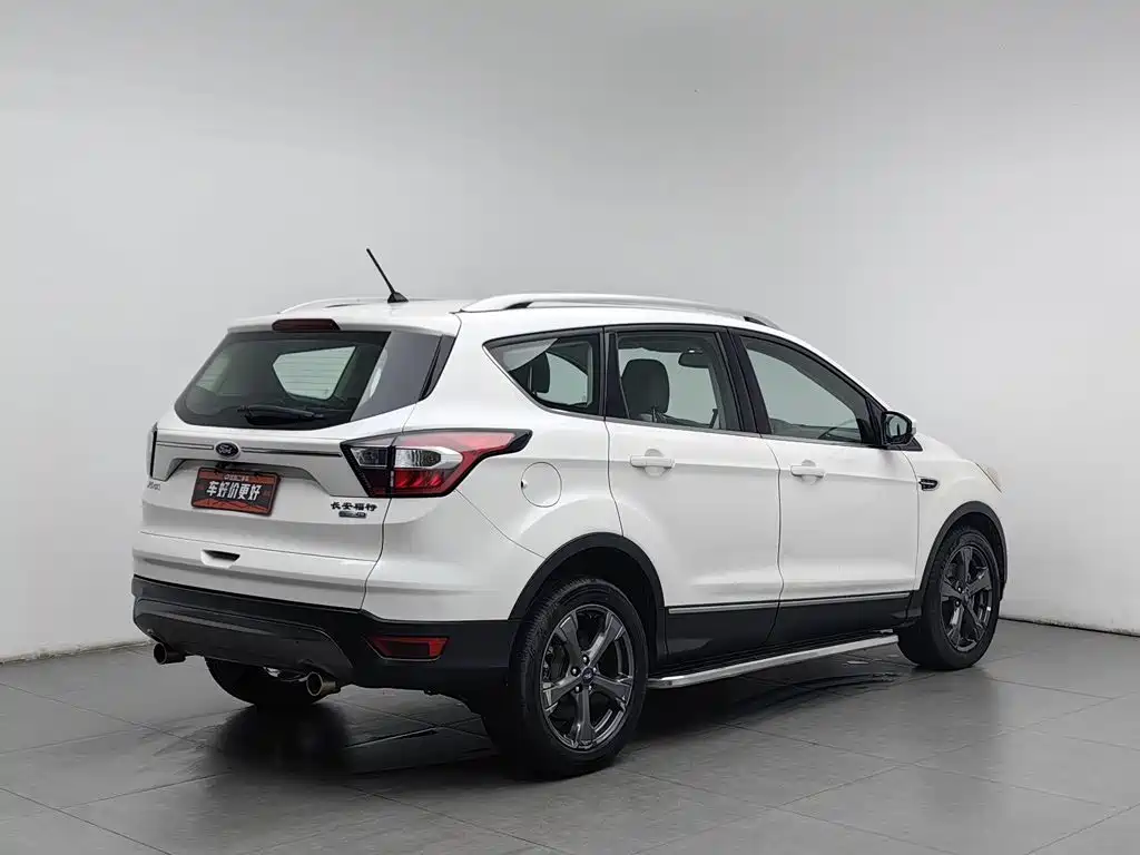 Ford Kuga — фото 2