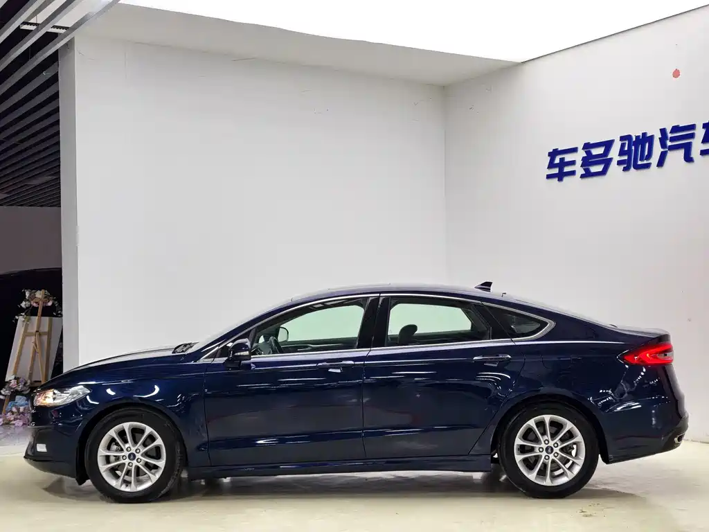 Ford Mondeo — фото 4