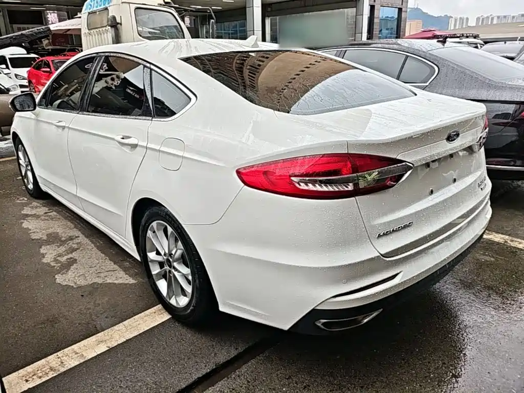 Ford Mondeo — фото 5