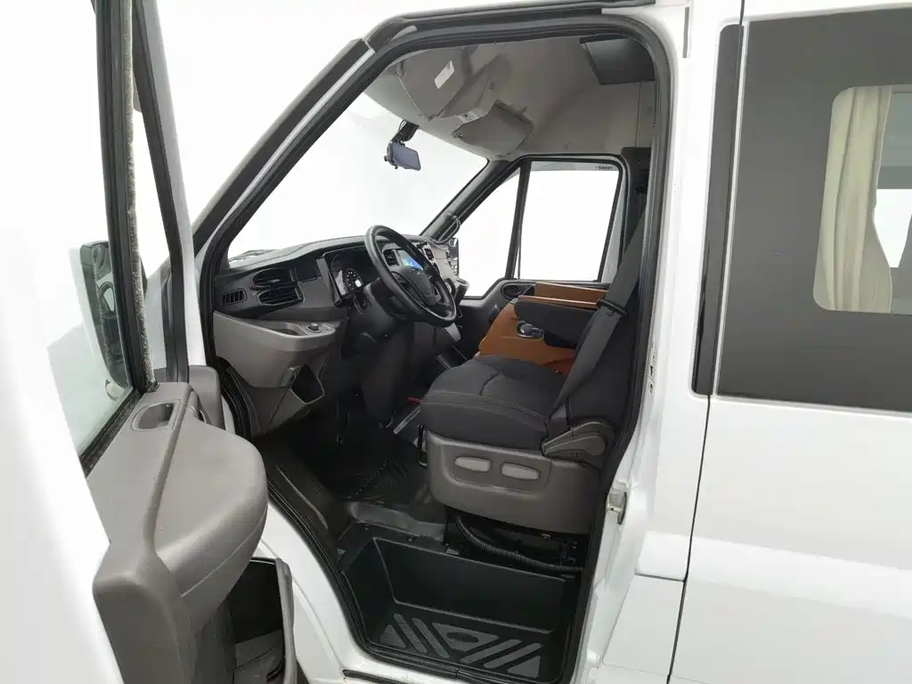 Ford Transit Custom — фото 10
