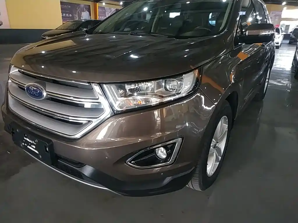 Ford Edge — фото 24