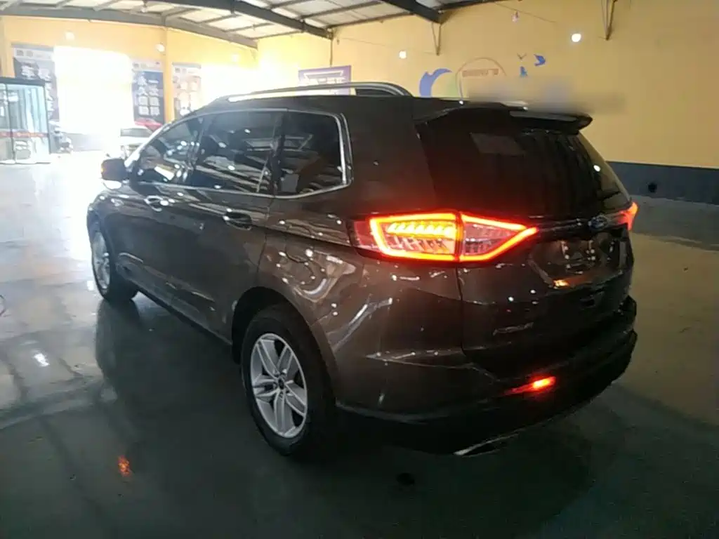 Ford Edge — фото 5