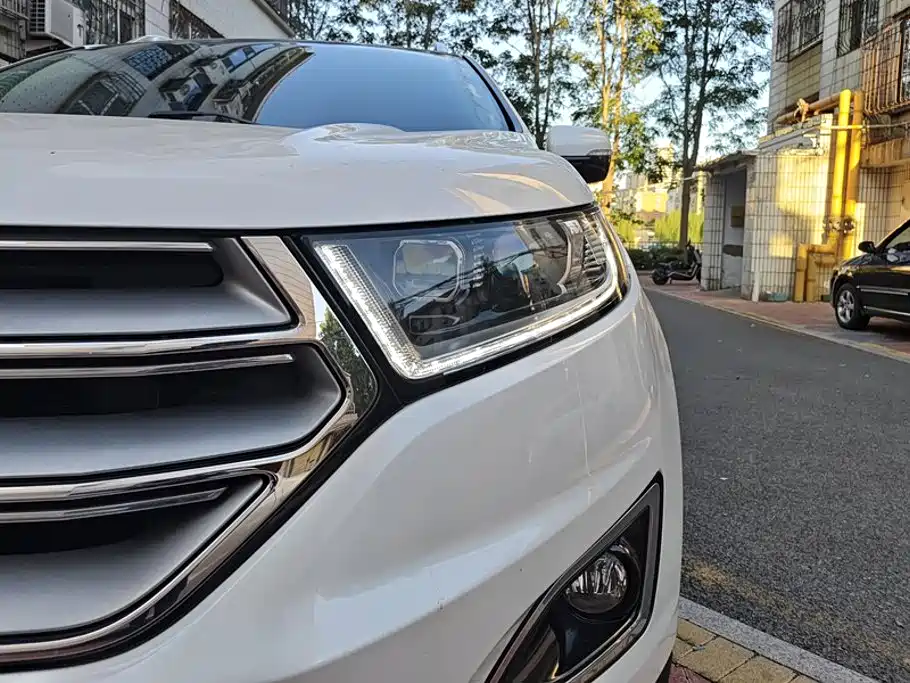 Ford Edge — фото 5