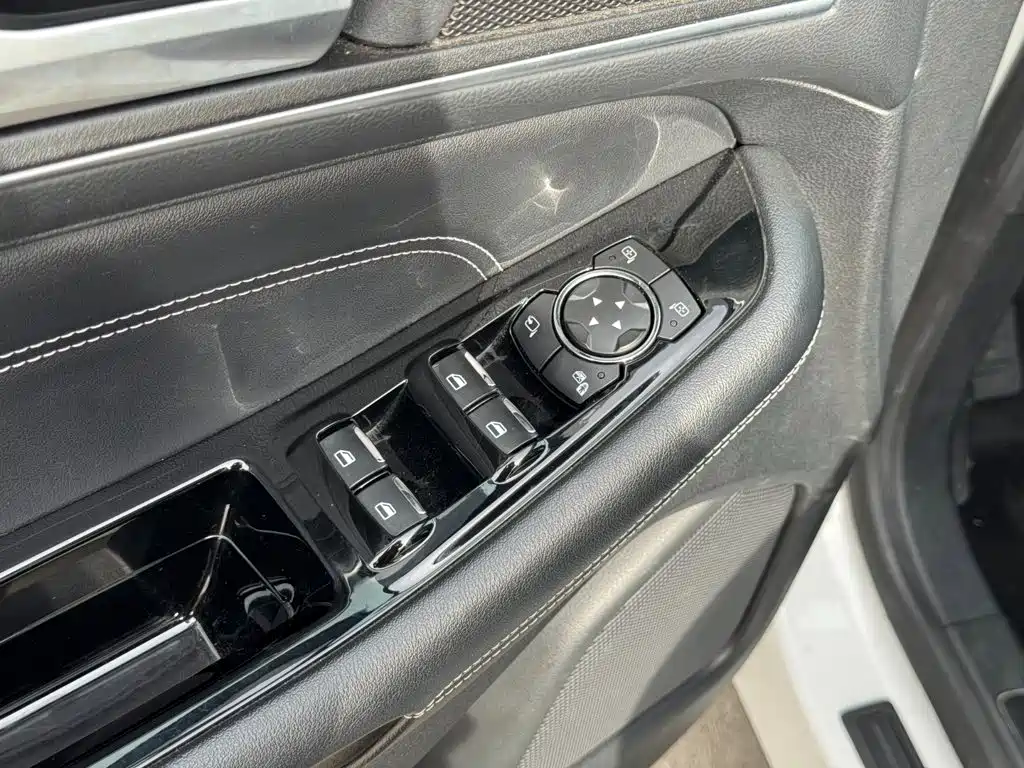 Ford Edge — фото 14