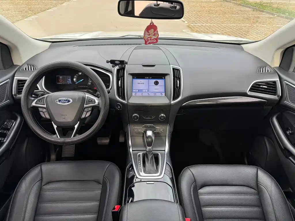 Ford Edge — фото 17
