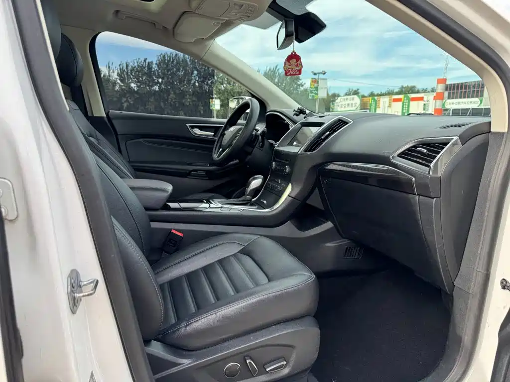 Ford Edge — фото 23