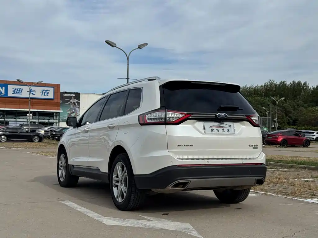 Ford Edge — фото 4