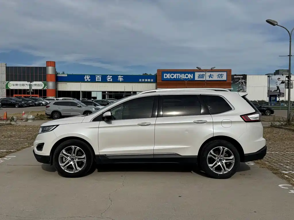 Ford Edge — фото 7
