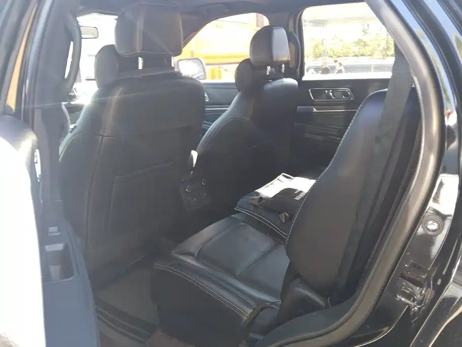Ford Explorer (Import) — фото 11
