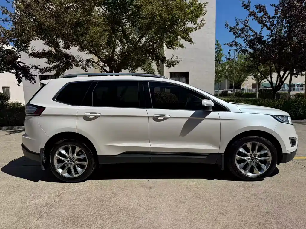 Ford Edge — фото 4