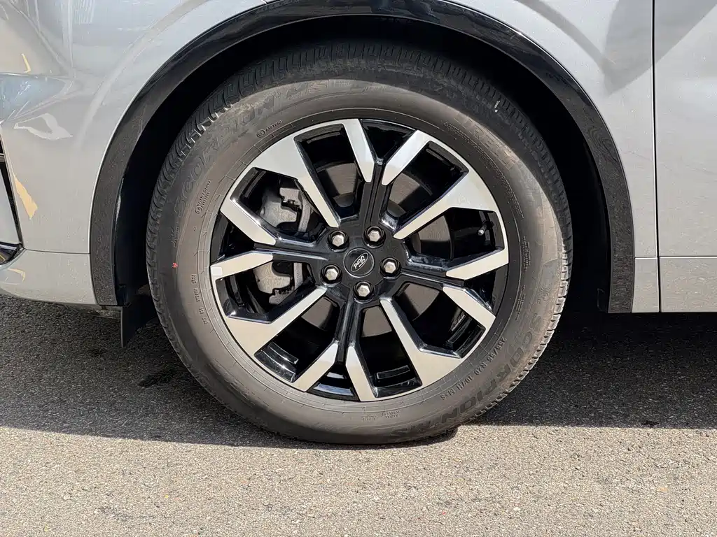 Ford Edge — фото 5