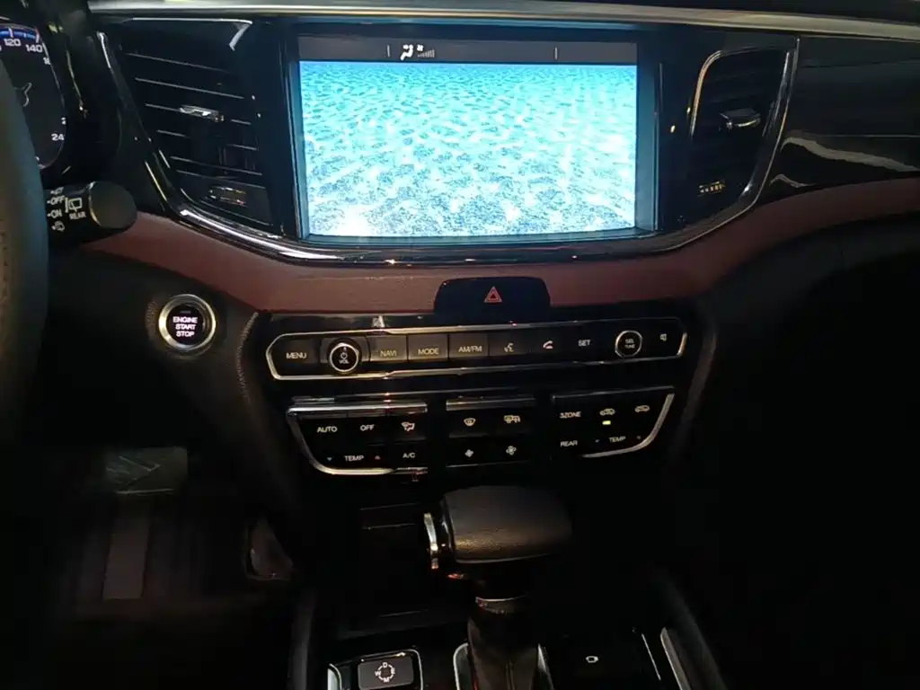 GAC Motor Trumpchi GS8 — фото 13