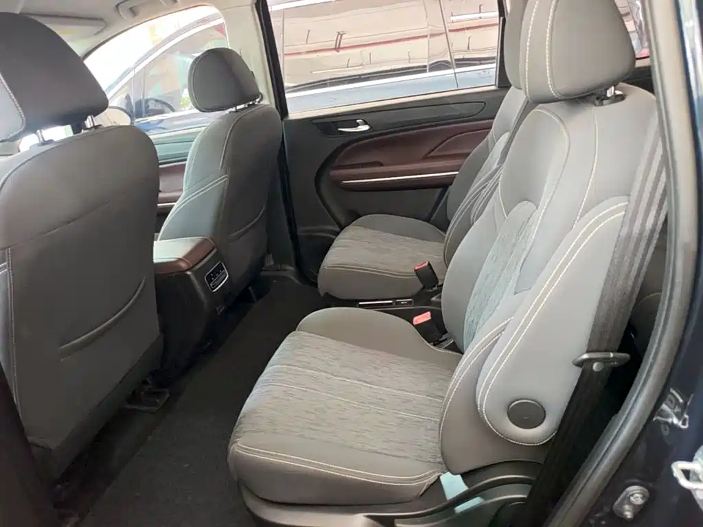 GAC Motor Trumpchi M6 — фото 17