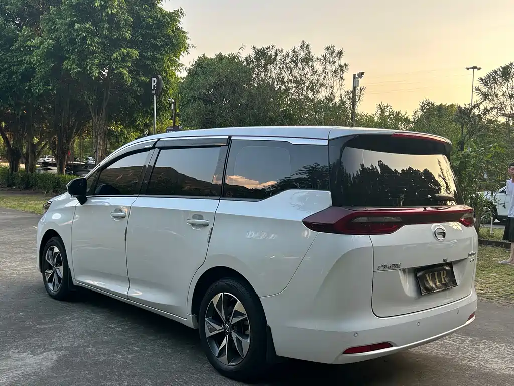 GAC Motor Trumpchi M6 — фото 17