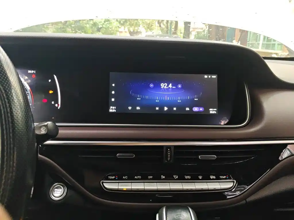 GAC Motor Trumpchi M6 — фото 14