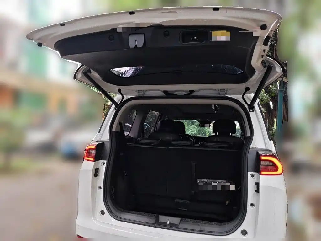 GAC Motor Trumpchi M6 — фото 20